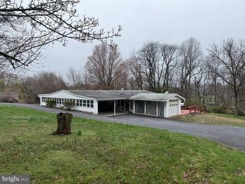 21 Crest Ln, PALMYRA, PA, 17078-8424 | Card Image