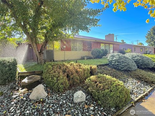 1023 River Dr, Coulee Dam, WA, 99116-1121 | Card Image