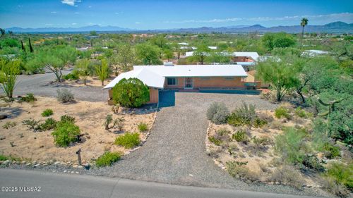 450 E Deone Ln, Tucson, AZ, 85704-6906 | Card Image