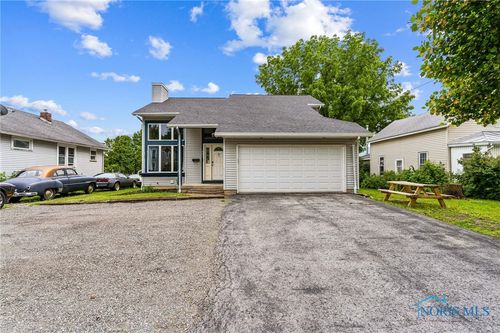 801 Sandusky St, Findlay, OH, 45840-2327 | Card Image