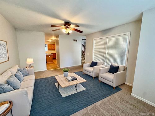 911 Old Hickory Ln, Lake Orion, MI, 48362-1742 | Card Image