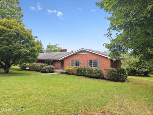 8200 Corteland Dr, Knoxville, TN, 37909-2115 | Card Image