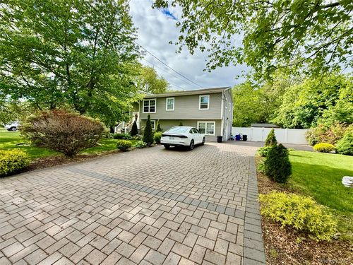 243 Sea Cliff St, Islip Terrace, NY, 11752-1106 | Card Image