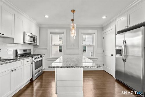 36 Churchill St, Fairfield, CT, 06824-6107 | Card Image