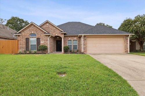 7820 N Windemere Dr, Beaumont, TX, 77713-4182 | Card Image