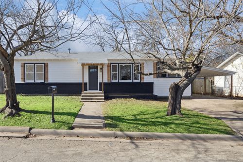 1301 N Douglas Ave, Cleburne, TX, 76033-5211 | Card Image