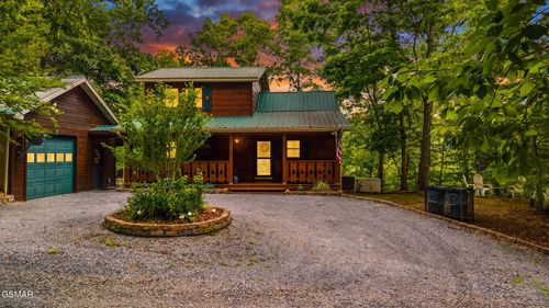 2015 Ridgecrest Loop Ln, Sevierville, TN, 37876-8870 | Card Image
