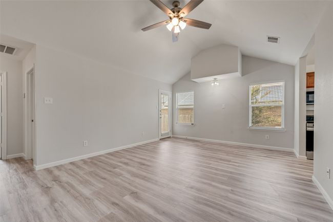 202 Oxford Loop, House other with 3 bedrooms, 2 bathrooms and null parking in Princeton TX | Image 6