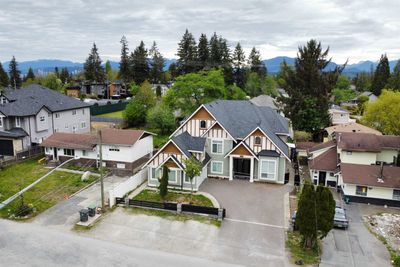 14103 110 Ave, House other with 12 bedrooms, 9 bathrooms and 6 parking in Surrey BC | Image 3