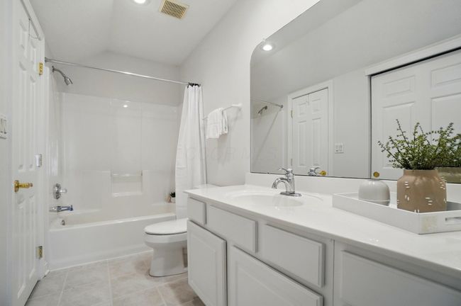 1131 Overlook Ct, Condo with 3 bedrooms, 3 bathrooms and null parking in Pickerington OH | Image 36