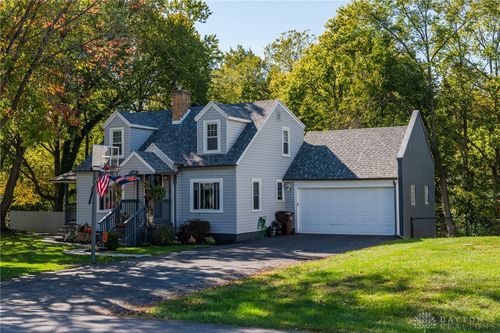 1641 Woods Dr, Beavercreek, OH, 45432-2124 | Card Image