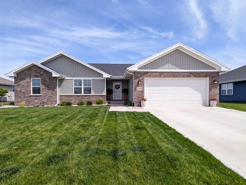 1785 Condor Dr, Manteno, IL, 60950-4001 | Card Image