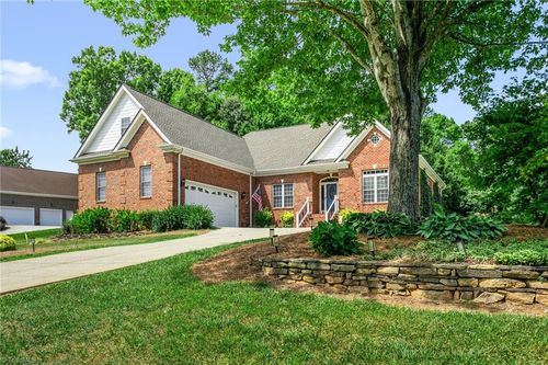 150 Serenity Pointe Dr, Kernersville, NC, 27284-9831 | Card Image