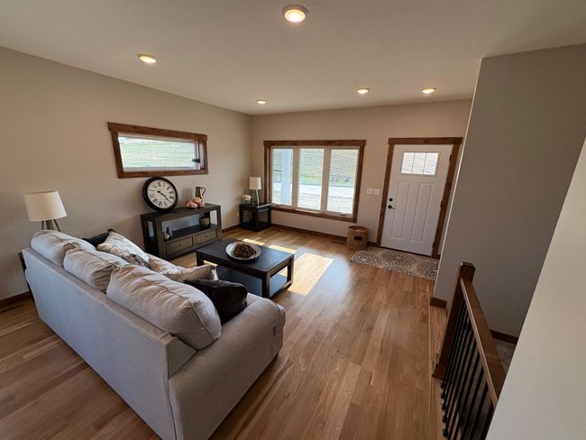 Living Room | Image 12