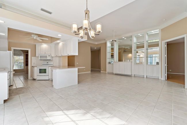 8120 Se Paurotis Ln, House other with 3 bedrooms, 3 bathrooms and null parking in Hobe Sound FL | Image 4