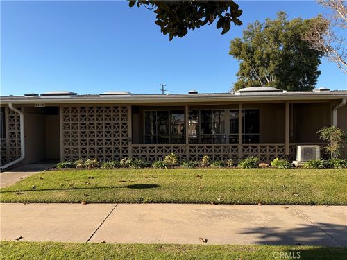 apt-211h-13160 Nassau Dr, Seal Beach, CA, 90740-3226 | Card Image