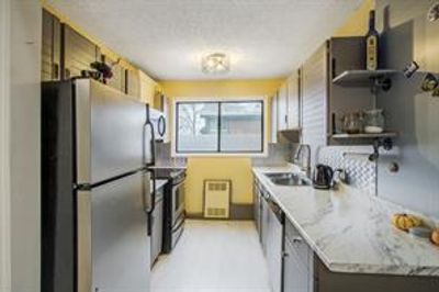 20 - 2400 15 St Sw, Home with 1 bedrooms, 1 bathrooms and 1 parking in Calgary AB | Image 3