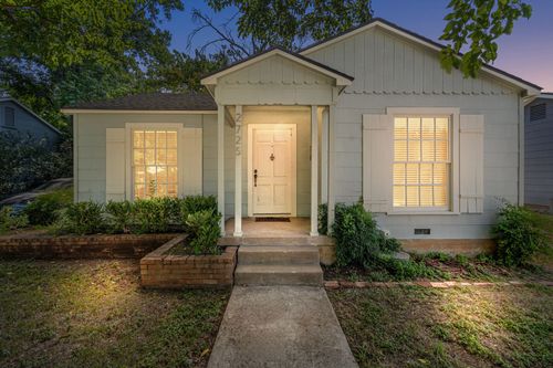 2725 Wayside Ave, Fort Worth, TX, 76110-2218 | Card Image