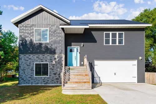 2305 20th St, Menominee, MI, 49858-3529 | Card Image