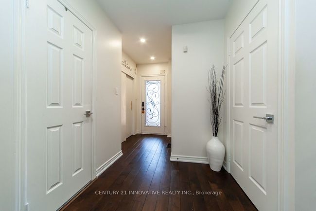 56 Royal Appian Cres, House attached with 4 bedrooms, 4 bathrooms and 2 parking in Concord ON | Image 4