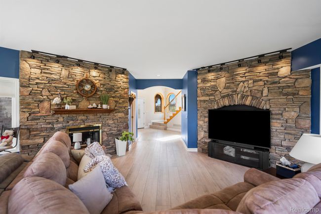 Family room. | Image 9