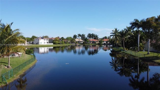 975 Nw 165 Th Ave, House other with 4 bedrooms, 3 bathrooms and null parking in Pembroke Pines FL | Image 11