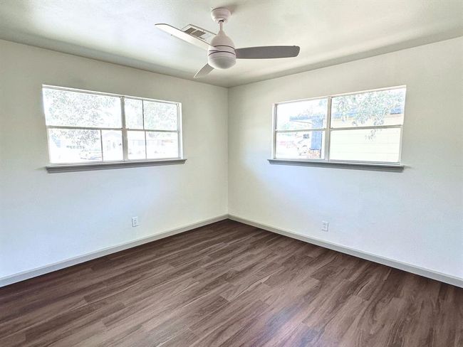 125 Bois D Arc St, House other with 3 bedrooms, 1 bathrooms and null parking in Lake Jackson TX | Image 6