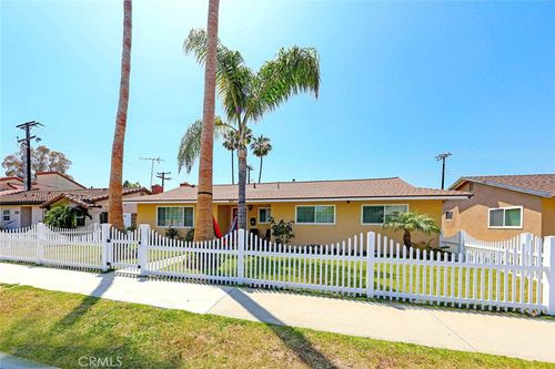 18091 Newland St, Huntington Beach, CA, 92647 | Card Image