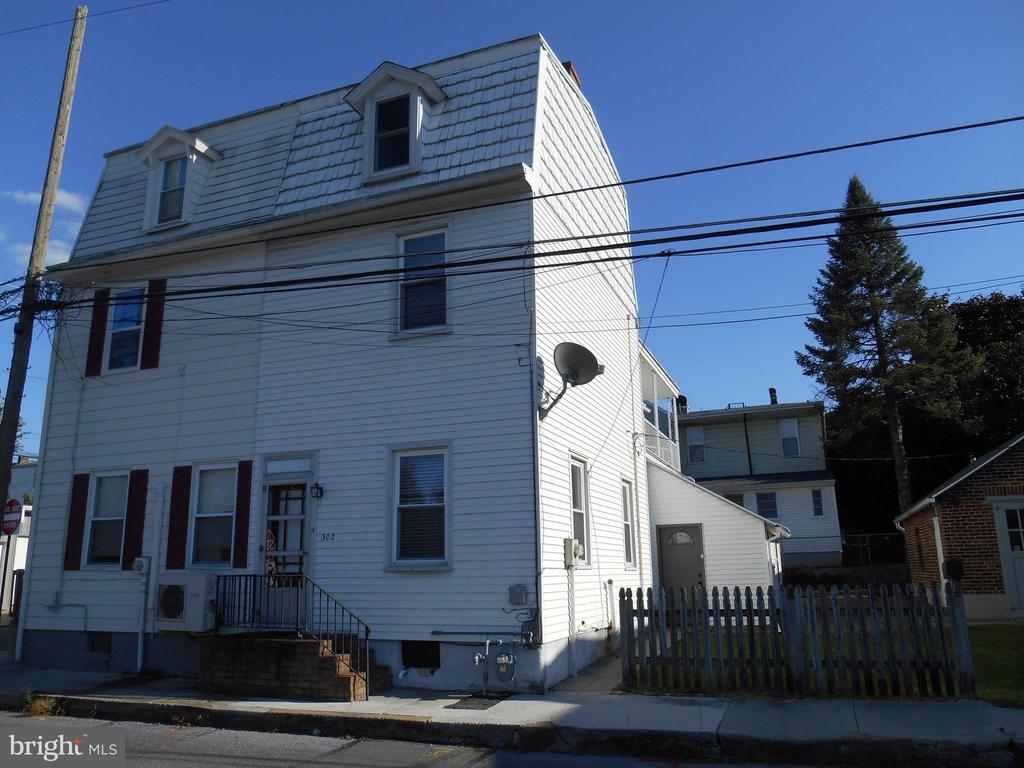 Spring St, Lebanon, PA 17046