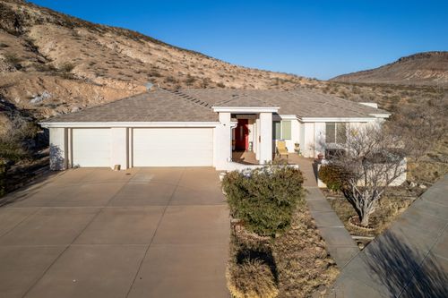 1529 Majestic Dr, Washington, UT, 84780-2377 | Card Image