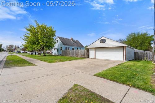 20551 Webster St, Clinton Township, MI, 48035-4082 | Card Image