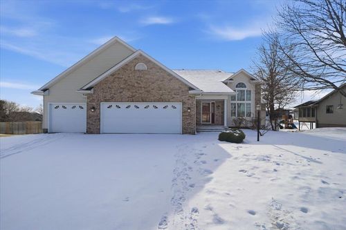 4724 Donald Dr, Cedar Falls, IA, 50613-7003 | Card Image