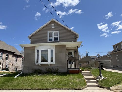 909 S 25th St, Manitowoc, WI, 54220-4803 | Card Image