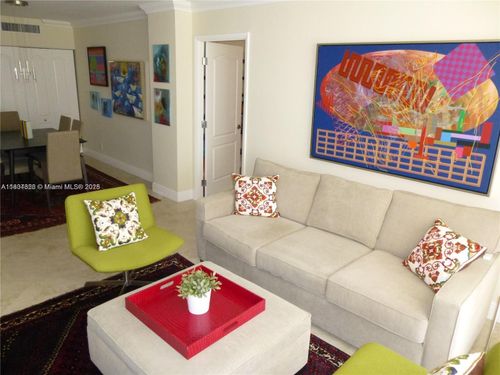 apt-107-3101 N Country Club Dr, Aventura, FL, 33180-1615 | Card Image