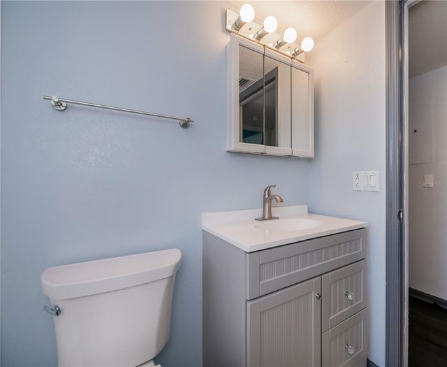 guest bathroom | Image 19