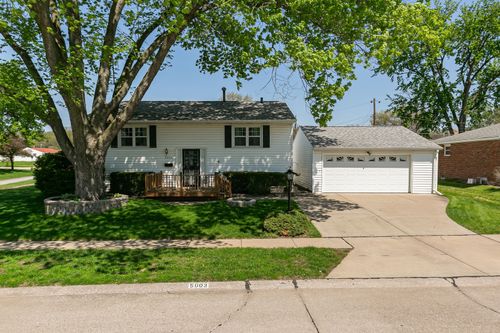 5003 45th Avenue Court, Moline, IL, 61265 | Card Image