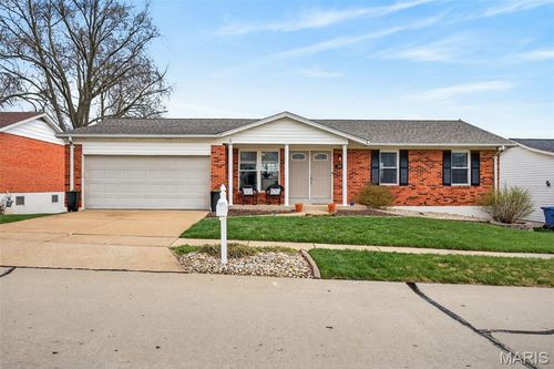 5330 Mild Dr, Saint Louis, MO, 63129-3110 | Card Image