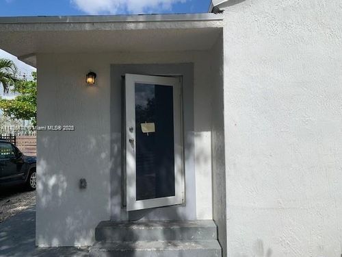 front-unit-535 Nw 93rd St, Miami, FL, 33150-2110 | Card Image