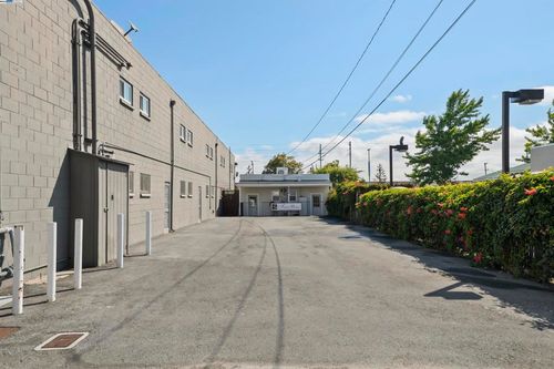 964 El Camino Real, San Carlos, CA, 94070-4011 | Card Image