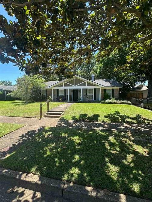 2270 Christopher Dr E, Mobile, AL, 36609-2735 | Card Image