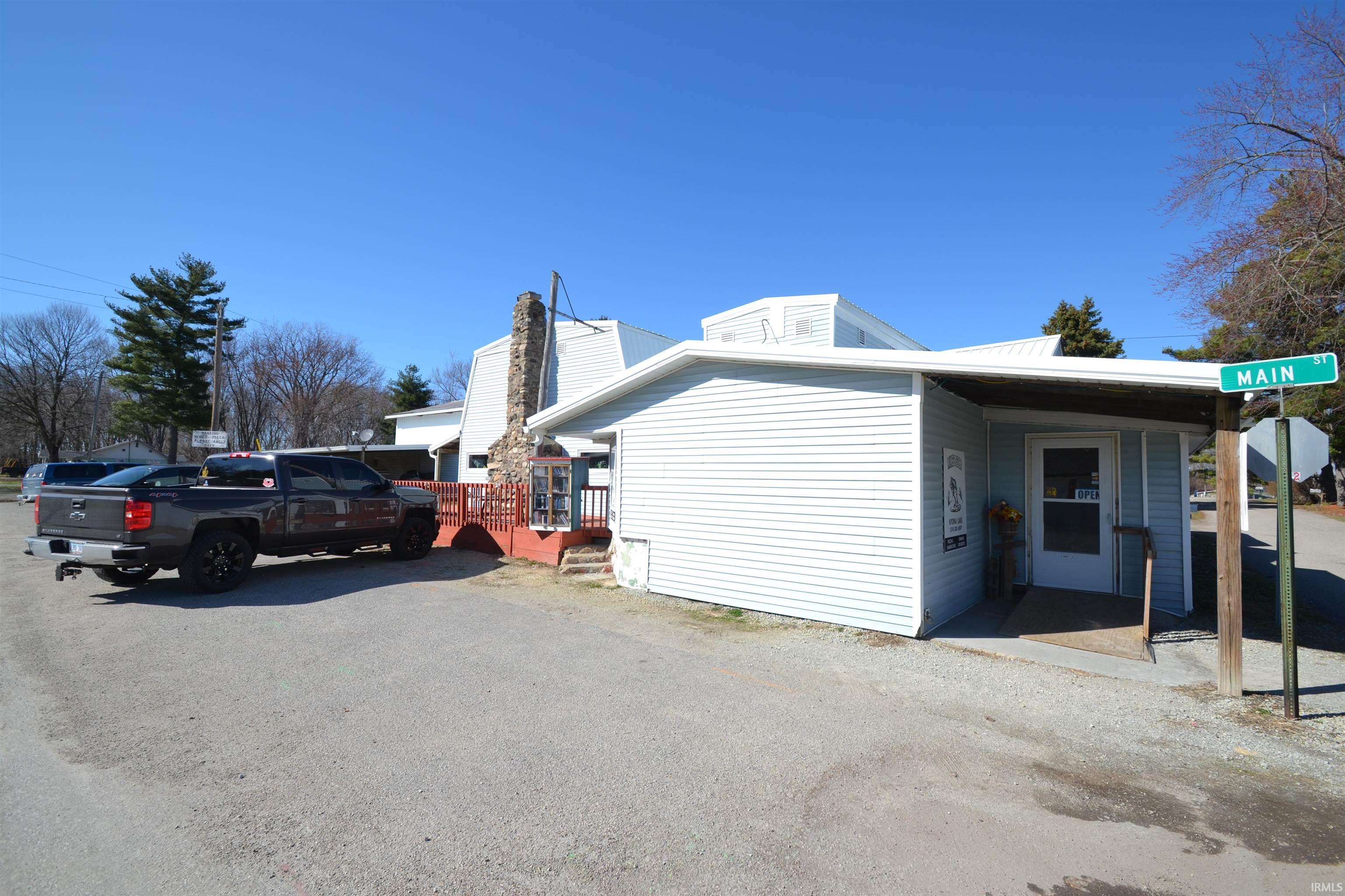 Commercial Sale in Macy 3