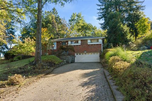 133 Country Club Dr, Pittsburgh, PA, 15235-4114 | Card Image