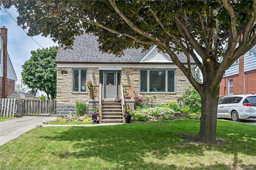 40 Green Meadow Road, Hamilton, ON, L8T3J5 | Card Image