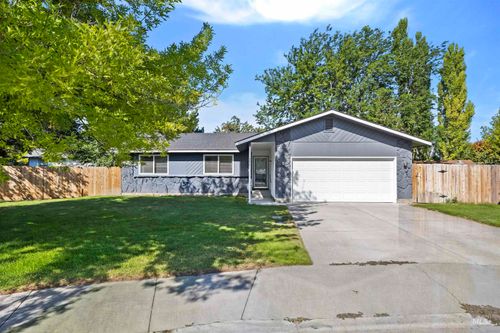 551 Park Meadows Cir, Twin Falls, ID, 83301-3215 | Card Image