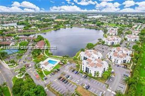 apt-201-207 Lake Pointe Dr, Oakland Park, FL, 33309-3536 | Card Image