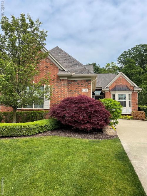 2750 Castlemartin Ct, Oakland Township, MI, 48306-4906 | Card Image