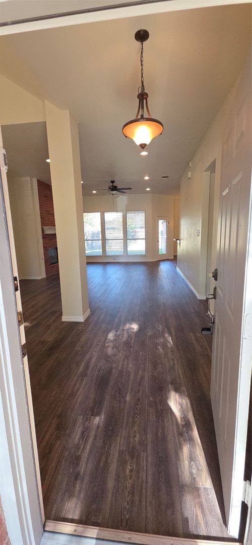 629 Dorchester Ln, Mansfield, TX, 76063-2887 | Card Image