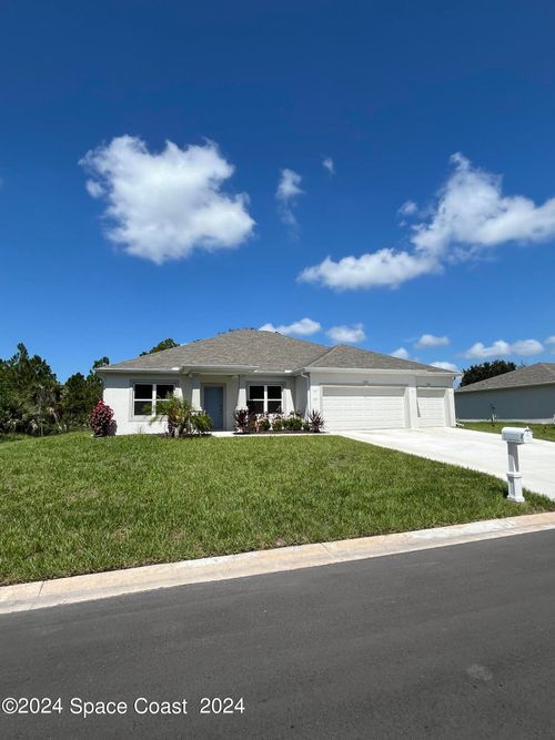 157 Spring Valley Ave, Sebastian, FL, 32958-5749 | Card Image
