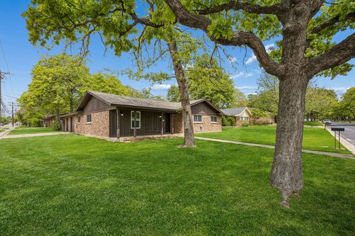 740 Joanna Dr, Hurst, TX, 76053-4938 | Card Image