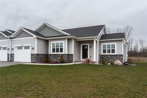 5119 Red Oak Ln, Batavia, NY, 14020-9633 | Card Image